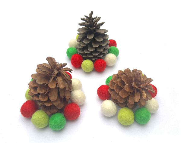 Christmas Felt Balls x50 White Red Green 2cm - 2.5cm Wool Pom Poms.  DIY Bead Craft Supplies