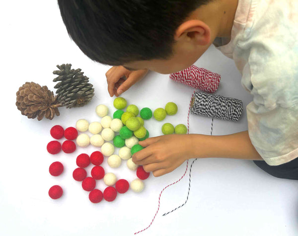 Christmas Felt Balls x50 White Red Green 2cm - 2.5cm Wool Pom Poms.  DIY Bead Craft Supplies