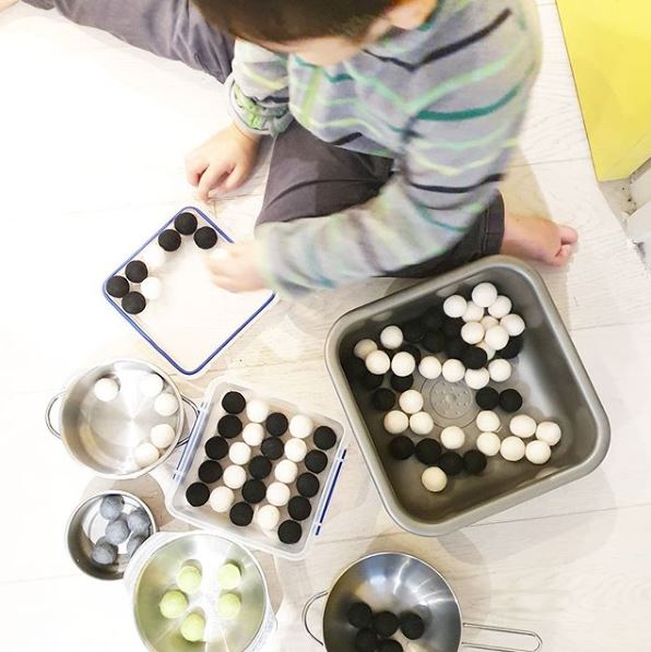 Christmas Felt Balls x50 White Red Green 2cm - 2.5cm Wool Pom Poms.  DIY Bead Craft Supplies
