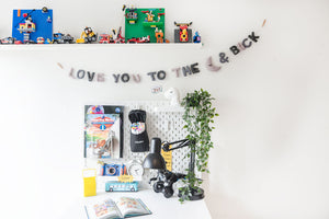 LOVE YOU TO THE MOON & BACK Garland  l Grey