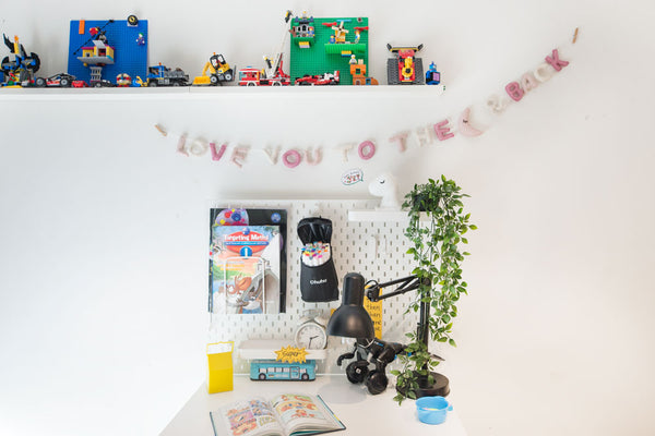 LOVE YOU TO THE MOON & BACK Garland  l Pink